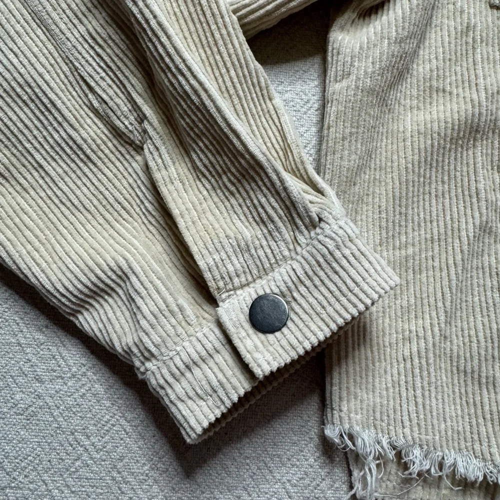12th Tribe Cream Corduroy Crop Asymmetric Raw Hem Trucker Jacket M - Picture 6 of 8